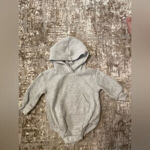 Old Navy Gray Hooded Waffle Knit Baby Bodysuit size 0/3M